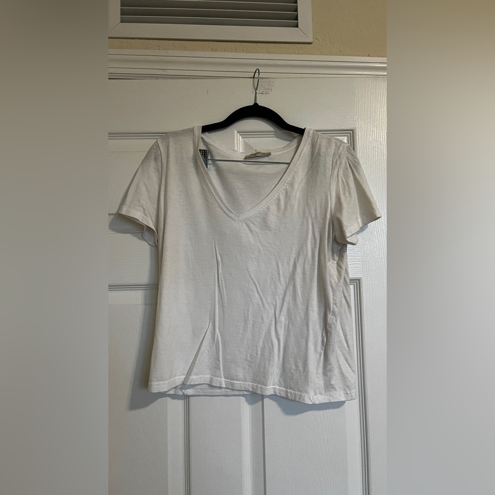 White basic tee zara size s